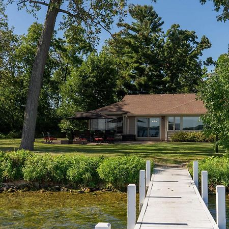 Lake House Villa Delavan Exterior photo